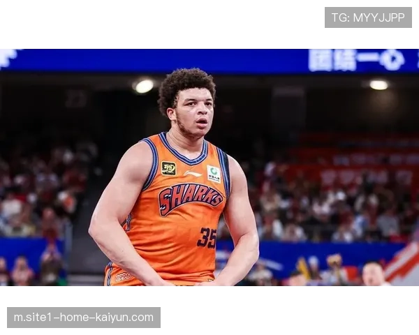 怀特塞德17分14板2帽护框出色，上海内线防守屏障作用明显